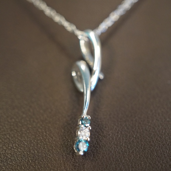 14KW Gold Genuine Blue+White Dia. Pendant W/Chain